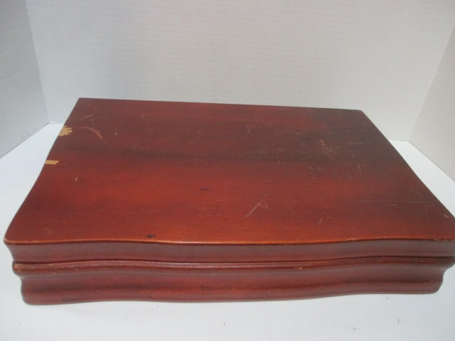 Wood Silverware Chest w/WM Rogers Oneida Flatware - 7