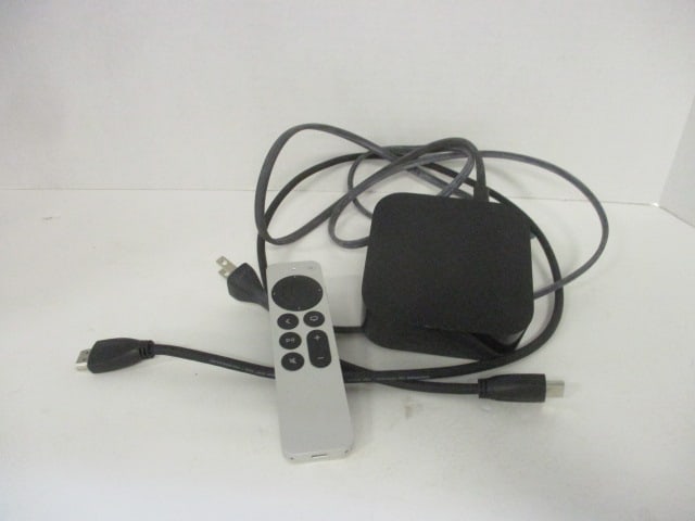 Apple Compact Digital Media Receiver & Remote: .