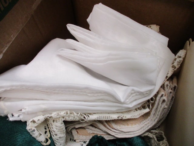 Placemats, Chargers, Kitchen Linens Grouping - 5