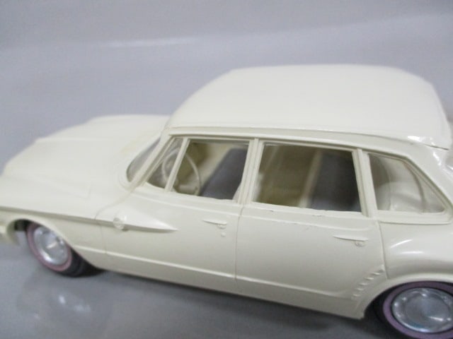1961 Plymouth Valiant Sedan Dealer Promo - 3