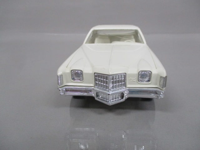 1972 Pontiac Grand Prix Dealer Promo - 3