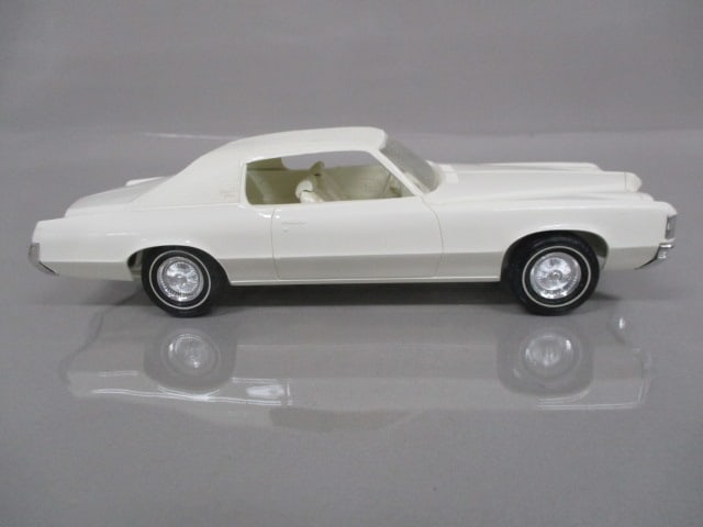 1972 Pontiac Grand Prix Dealer Promo - 4