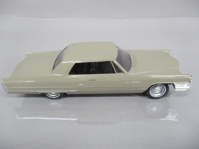 1965 Cadillac Coupe Deville Friction Dealer Promo - 5