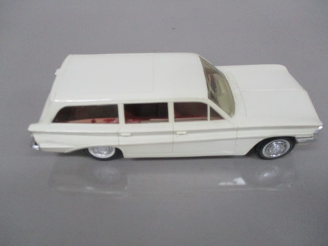 1961 Oldsmobile F-85 Station Wagon Friction Dealer Promo - 5