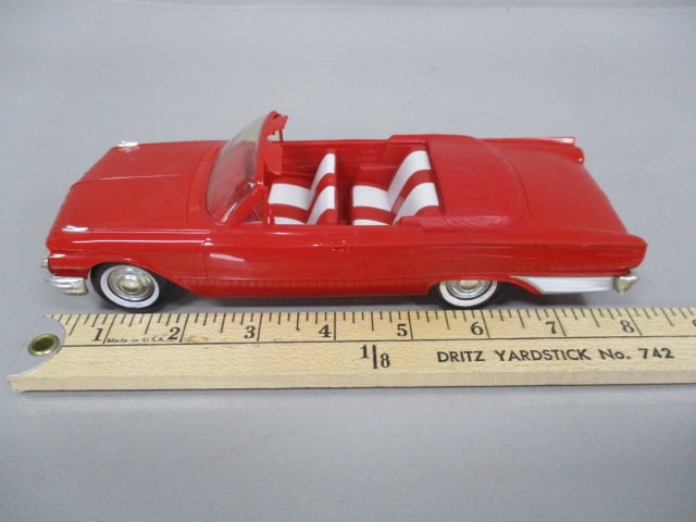 1961 Ford Galaxie Sunliner Convertible Dealer Promo - 9