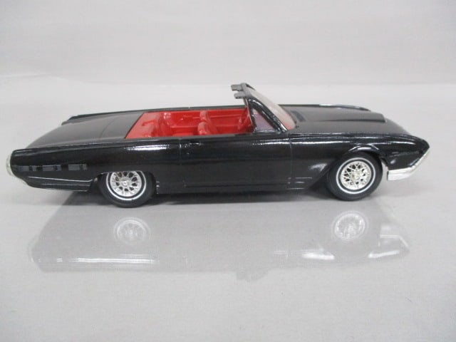 1962 Ford Thunderbird Convertible Dealer Promo - 5