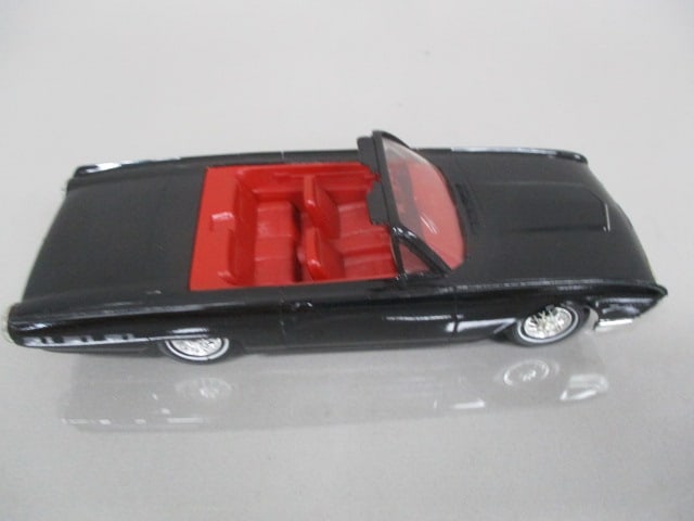 1962 Ford Thunderbird Convertible Dealer Promo - 6