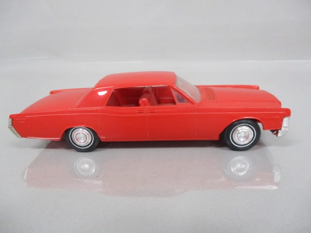 1968 Lincoln Continental Friction Dealer Promo - 4