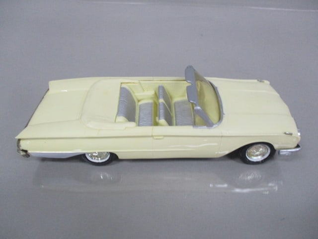 1960 Ford Galaxie Sunliner Convertible Friction Dealer Promo - 6