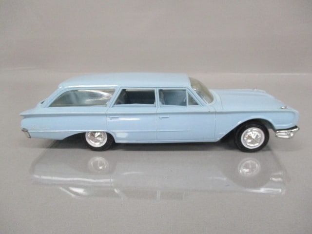 1960 Ford Country Sedan Dealer Promo - 5