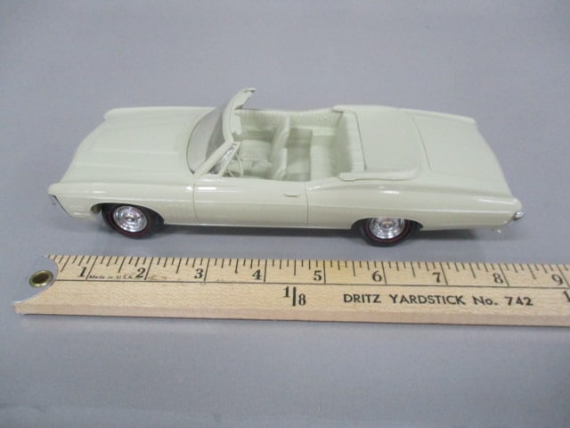 1968 Chevrolet Impala 427 Convertible Dealer Promo - 10