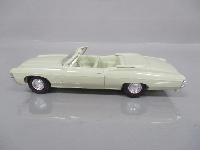 1968 Chevrolet Impala 427 Convertible Dealer Promo - 2