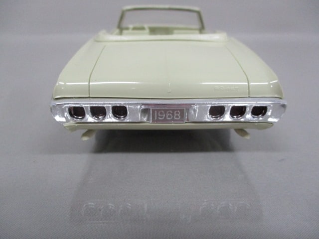 1968 Chevrolet Impala 427 Convertible Dealer Promo - 7