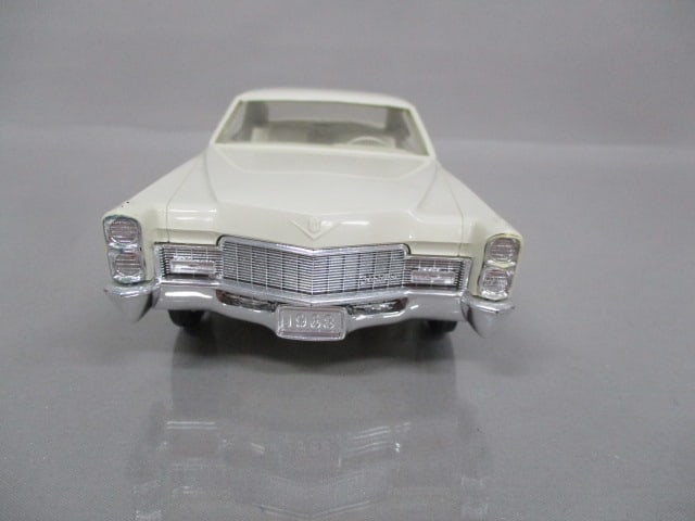 1968 Cadillac Coupe DeVille Dealer Promo - 3