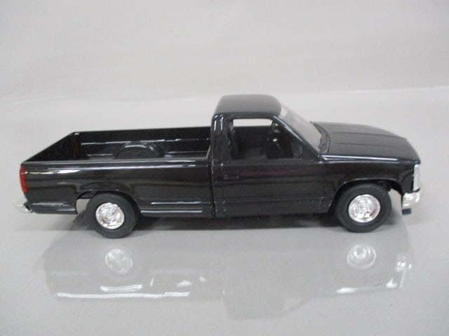 1990 Chevrolet Silverado 1500 Dealer Promo - 4