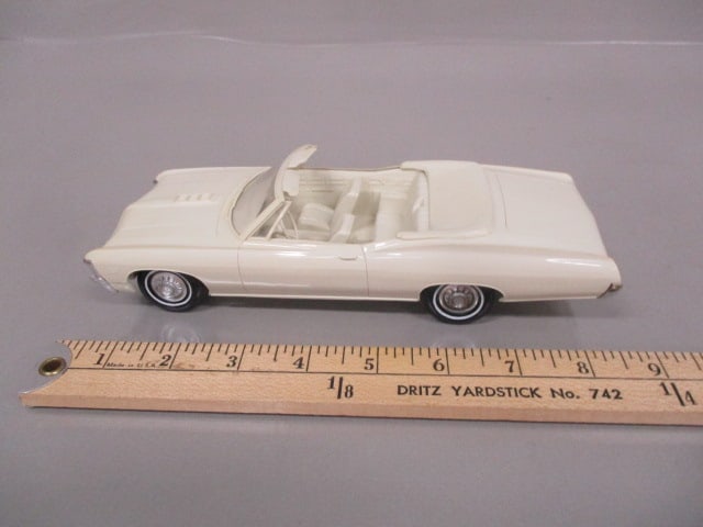 1967 Chevrolet Impala SS Convertible Dealer Promo - 10
