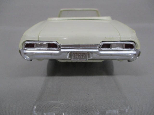 1967 Chevrolet Impala SS Convertible Dealer Promo - 7