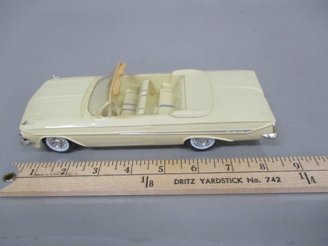 1961 Chevrolet Impala Convertible Dealer Promo - 10