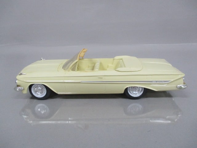 1961 Chevrolet Impala Convertible Dealer Promo - 2