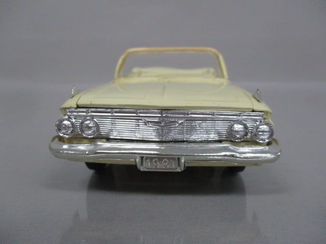 1961 Chevrolet Impala Convertible Dealer Promo - 4