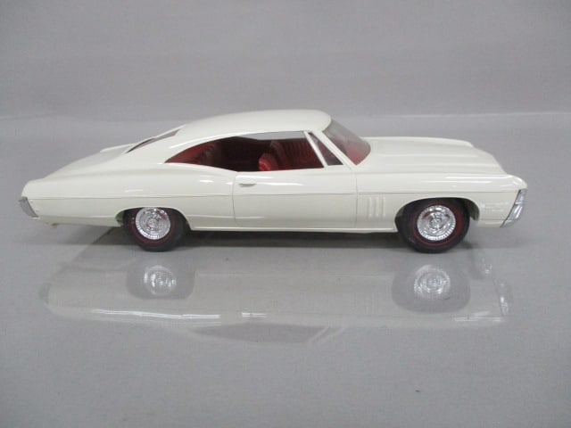 1968 Chevrolet Impala SS 427 Dealer Promo - 4