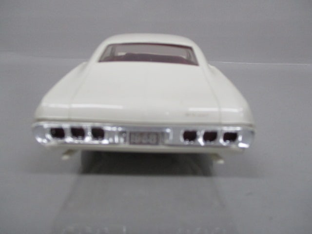 1968 Chevrolet Impala SS 427 Dealer Promo - 6