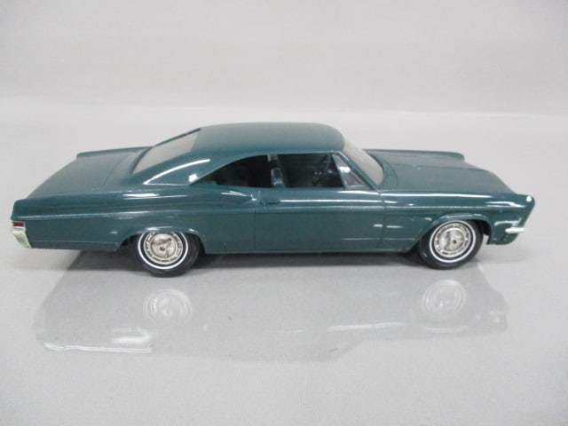1966 Chevrolet Impala Super Sport Friction Dealer Promo - 4
