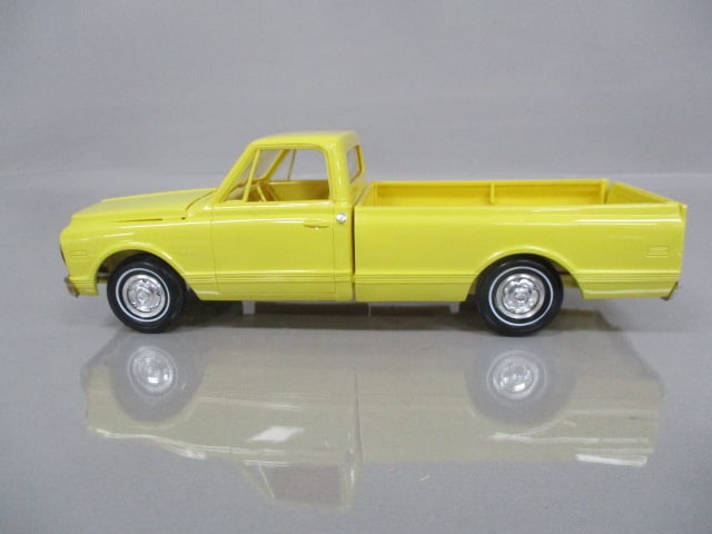 1970 Chevrolet CST/10 Pickup Truck Dealer Promo - 2
