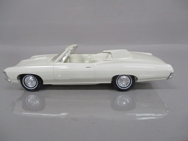 1967 Chevrolet Impala SS 427 Convertible Dealer Promo - 2
