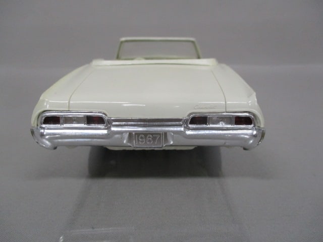 1967 Chevrolet Impala SS 427 Convertible Dealer Promo - 7