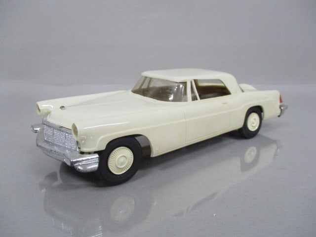 1956 Lincoln Continental Friction Dealer Promo: By AMT - Front Windshield Warped - See All Pictures