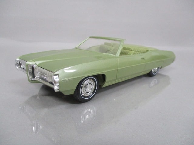 1969 Pontiac Bonneville Convertible Dealer Promo: .