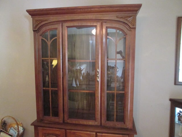 Royola Pacific Ltd. Oak 2 Piece Illuminated China Cabinet - 3