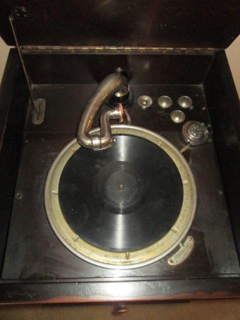 Antique Early 1900's Wind-Up Edison Diamond Disc Phonograph Cabinet - 2