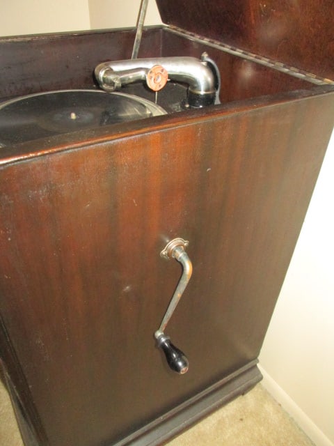 Antique Early 1900's Wind-Up Edison Diamond Disc Phonograph Cabinet - 4