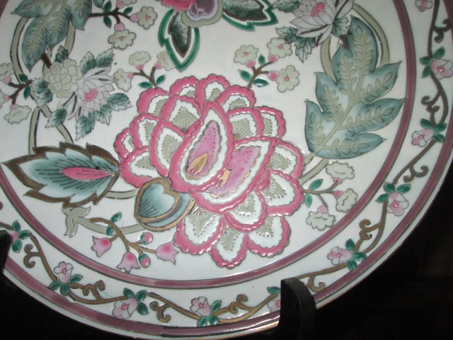Pair of Decorative Chinoiserie Porcelain Plates with Plate Stands - 2