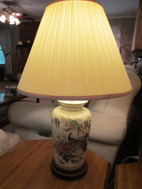 Chinoiserie Peacock Motif Ginger Jar Table Lamp (1 of 6)