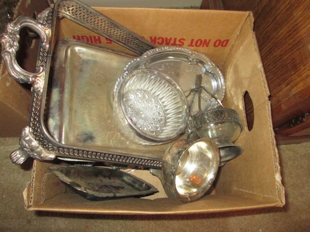 Grouping of Silverplated Serving Stands, Trays and Bowls: See pictures and preview, Local Pickup Only