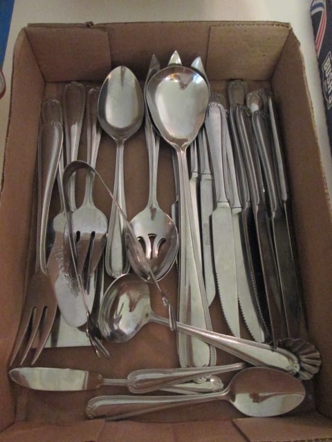 Temp-Tations by Tara 18/10 Stainless Steel Serrated Dinner Knives and Completer Serving Pieces: Salad Serving Fork/Spoon, Tongs, Sugar Spoon, Butter Spreader, Slotted Serving Spoons, Dessert Server, Lasagna Server, Meat Fork, Serving Spoons, etc. See pictures and preview for pieces