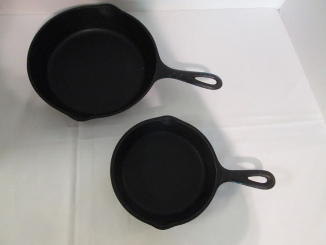 SK Cast Iron No. 3 and No. 5 Skillets - 2