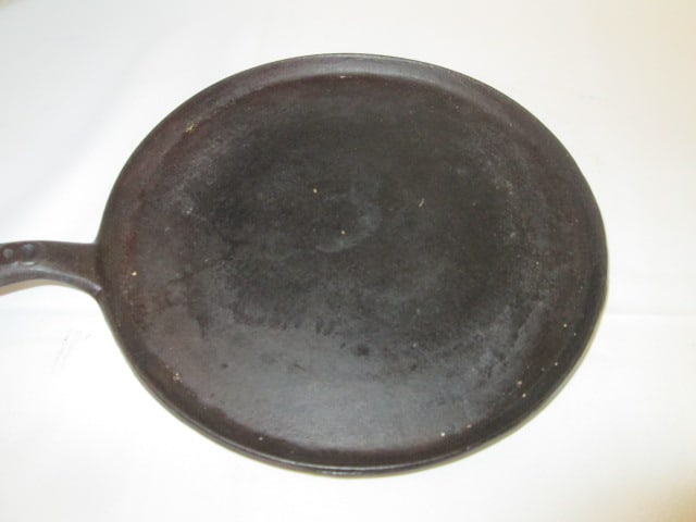 No. 3 Cast Iron Griddle Pan and Wood Handle Cast Iron "Bacon Press" - 3