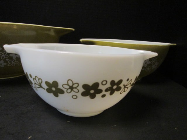 Midcentury Pyrex Green Spring Blossom(Crazy Daisy) 3 Piece Cinderella Nesting Bowl Set - 4