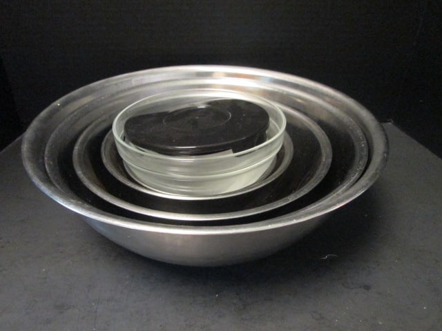 Glass and Stainless Steel Nesting Bowls: Glass bowls have storage lids(largest does not have lid)