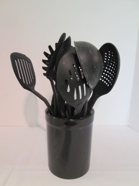 Black Ceramic Crock with 10 Piece Black Plastic Utensil Set: .