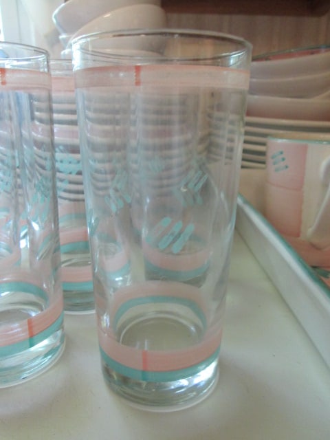 San Marino Italy Handpainted Earthenware and Matching Caleca Italy Iced Tea Glasses - 2