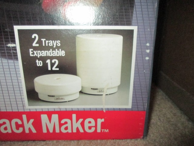 Harvest Maid Snack Master Basic Dehydrator in Original Box - 3