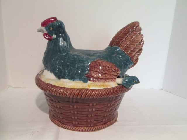 Portugal Pottery Hen on Nest Tureen with Chick/Egg Ladle: 9 1/2"h
