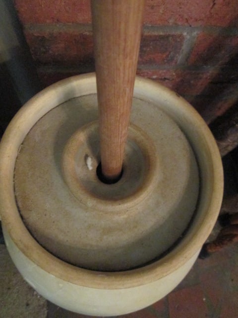Vintage 4 Gallon Stoneware Churn with Lid and Dasher - 3
