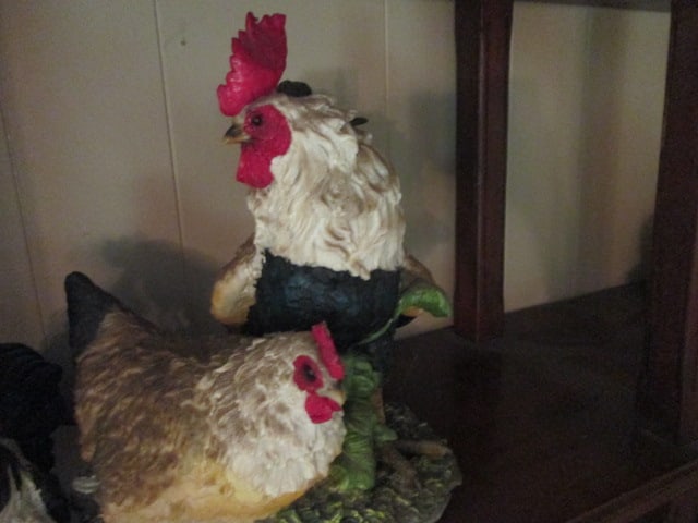 Sculpted Rooster Shelf Sitter and Sculpted Hen and Rooster Statue - 3