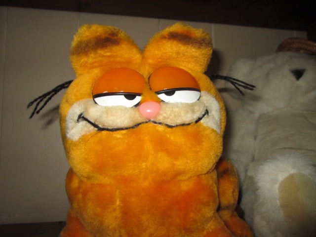 1981Dakin Plush "Garfield" and Authentic Vermont Teddy Bear Jointed "Gardening Bear" - 4